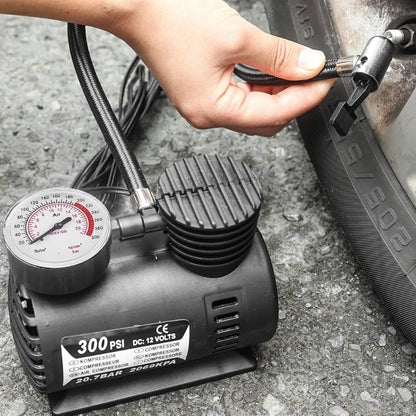 Mini Pompa de Aer pentru Mașină 12V 220W